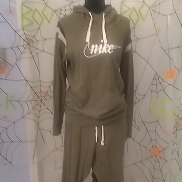 old school nike sweat suits